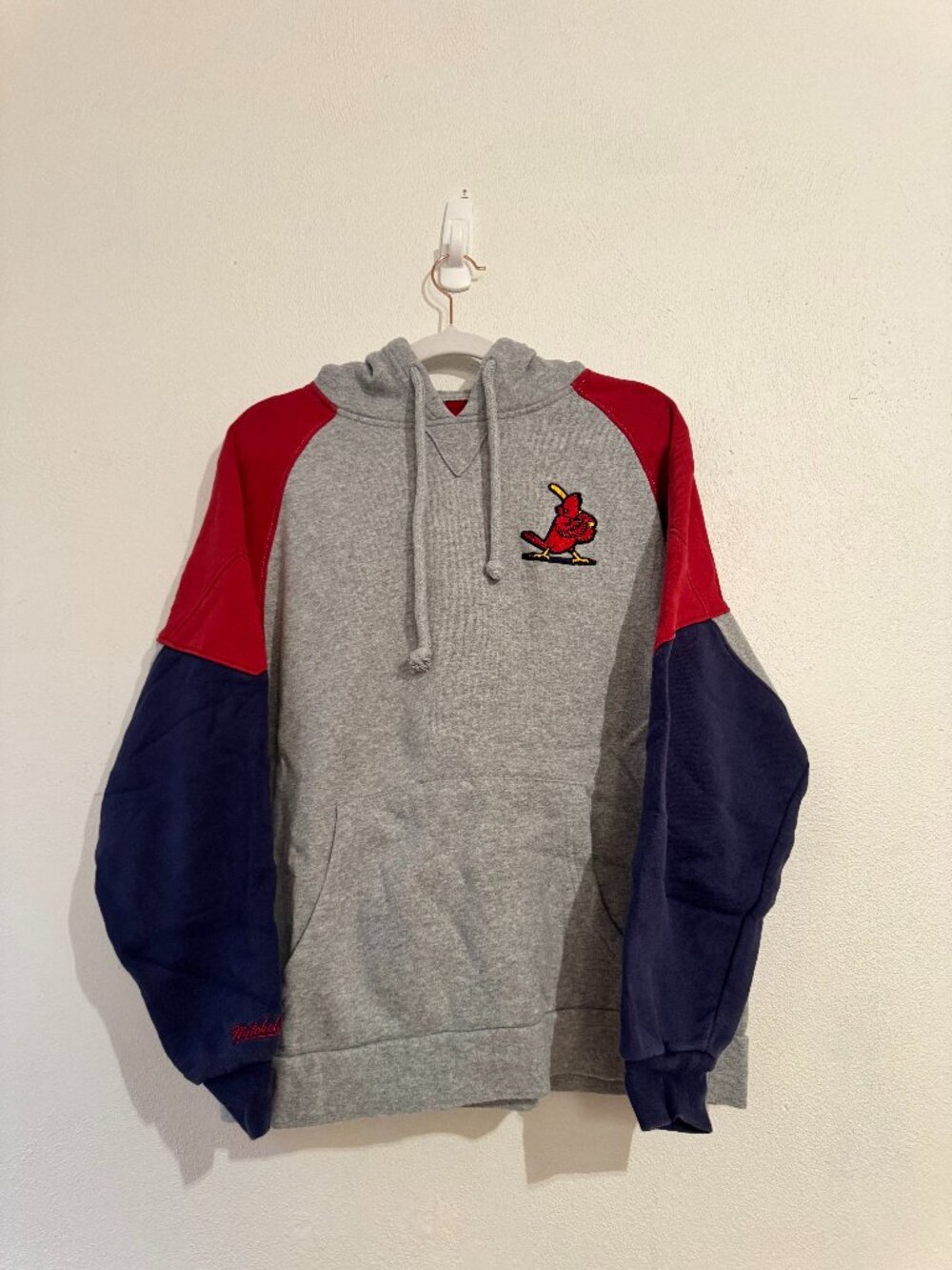 Mitchell & Ness Cooperstown Collection St. Louis Cardinals Colorblock Hoodie – S